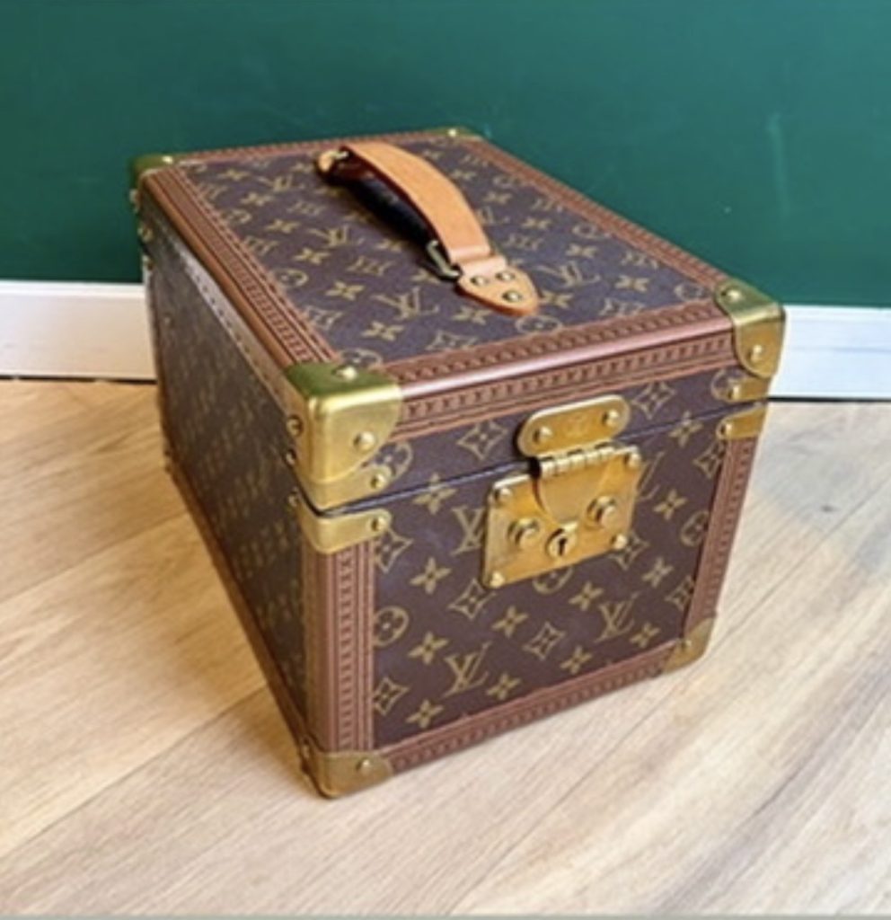 LV boite flacons beauty case